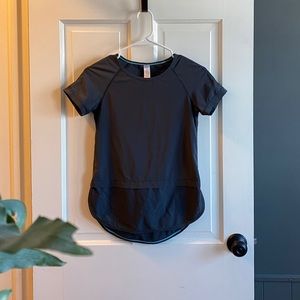 Girl’ Shirt Sleeved Ivivva Shirt